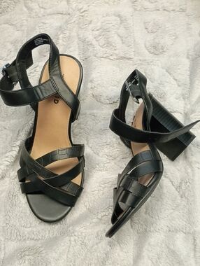 torrid Black Crisscross Block Heel Sandals